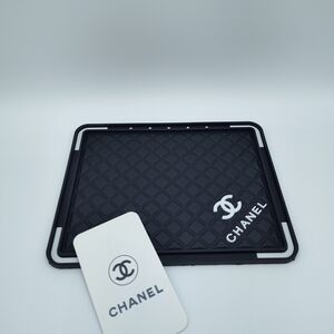 CHANEL 2021 Quilted CC Silicone Vanity Tech Mat VIP Limited Edition NIP RARE